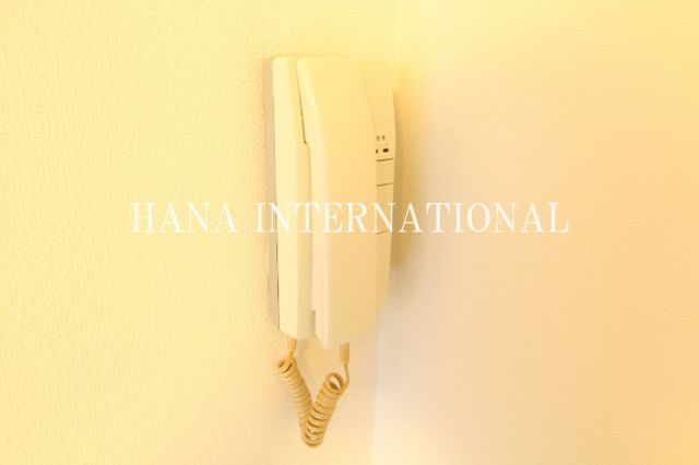 クレストガーデニア　E-117のセキュリティ|同物件の別号室の写真です。