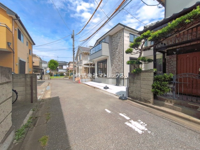 練馬区谷原6丁目　駐車2台可×ZEH水準　大型ハイグレード住宅　限定1棟の前面道路含む現地写真