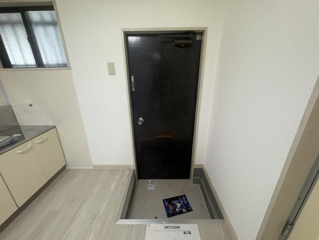 旭ハイツ江坂の玄関