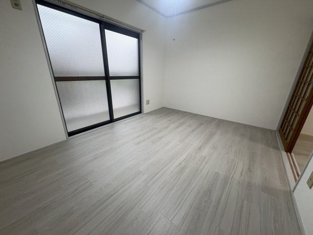 旭ハイツ江坂の居間・リビング