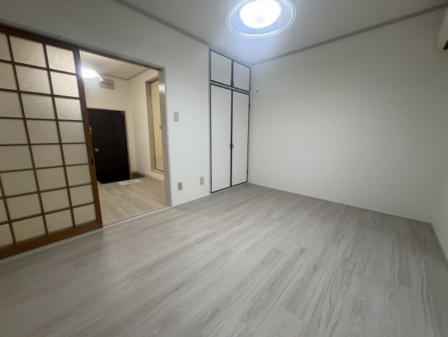 旭ハイツ江坂の居間・リビング