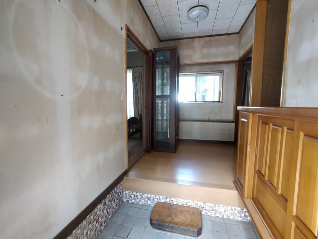 松瀬町　平屋戸建の玄関