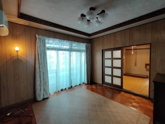 松瀬町　平屋戸建の洋室