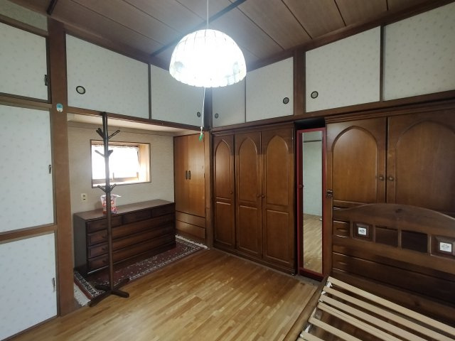松瀬町　平屋戸建の洋室