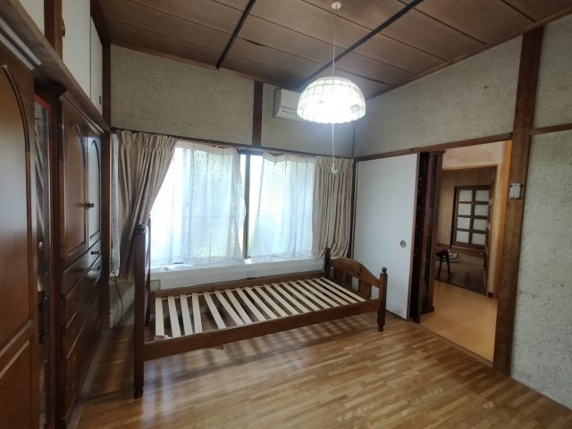 松瀬町　平屋戸建の洋室