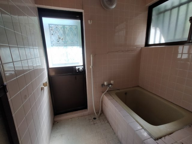 松瀬町　平屋戸建の浴室