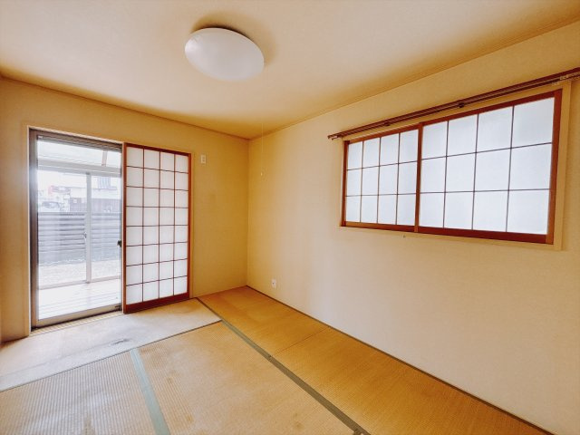 【中古戸建】深谷市岡の和室|■和室｜「続き間の和室」は、戸を開ければ大空間、閉じれば個室として活用できるのでお子様の遊び場や客間としても便利です♪