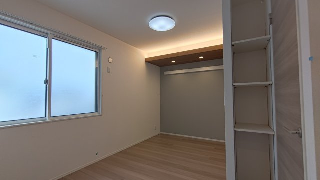 ピアチェーレの洋室
