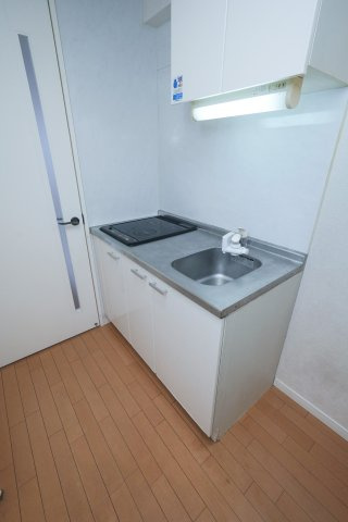 サヴォイマキシマイズ博多ステーション　5階のキッチン|別号室のものになります。現状優先。