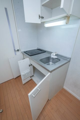 サヴォイマキシマイズ博多ステーション　5階のキッチン|別号室のものになります。現状優先。