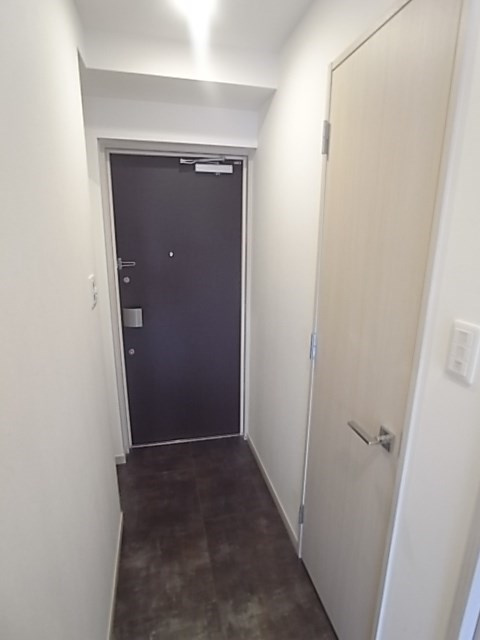 スプランディッド新大阪キャトルの玄関