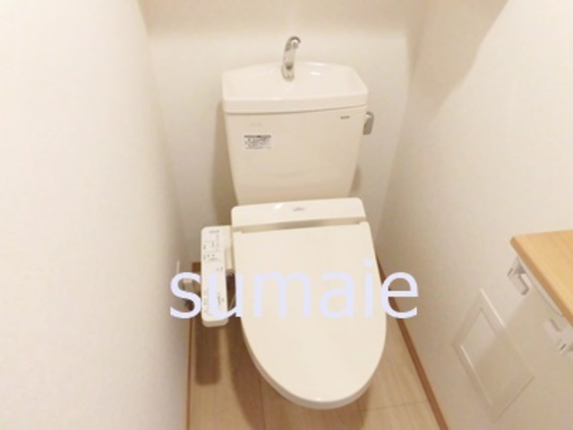 ルーブル東十条のトイレ|温水洗浄機能付きトイレです