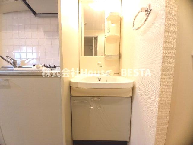 スワンズ神戸三宮イーストの独立洗面台
