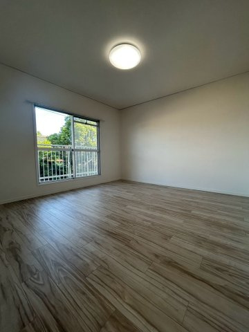 コープ野村志津7号棟の洋室