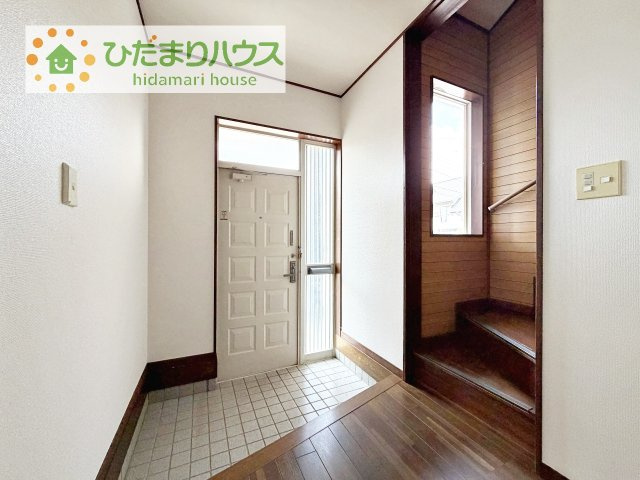 【玄関】 | 龍ケ崎市長山1期　中古戸建 | 丁度良い靴箱のサイズ♪これだけあれば家族全員の靴がしまえてスッキリ(^O^)