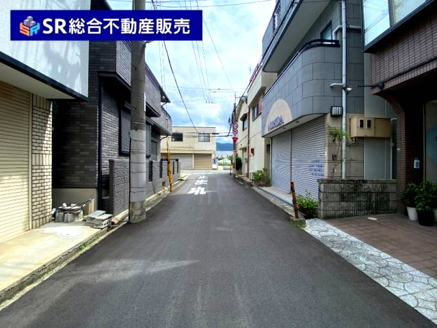 花園東町2丁目中古戸建の防犯設備|弊社は住宅ローンに自信がございます。
お客様にあった銀行をご紹介いたします。
お悩みの方は弊社までお気軽に
ご相談下さいませ。