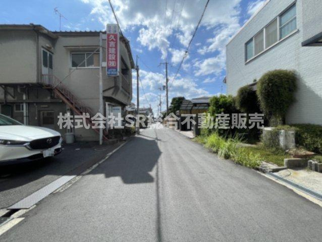 花園東町2丁目中古戸建の前面道路含む現地写真|弊社は中古戸建のご紹介、その後のリフォームのご提案、
賃貸物件のご紹介、すべてご対応可能です。
お客様にあったプランをご提案致します。
まずはお問合せ下さいませ。
