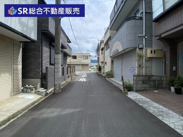 花園東町2丁目中古戸建の前面道路含む現地写真|専門知識を持ったスタッフがお客様にあった住宅ローンのご提案を致します。
他社様ではできないリフォーム費用のご提案が可能となります。