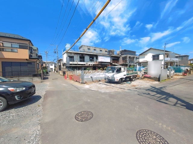 所沢市狭山ケ丘2丁目・全2棟　新築一戸建　1号棟　の前面道路含む現地写真|2026年8月24日撮影