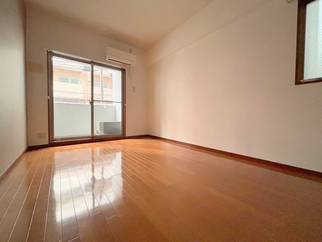 FLAT34新大阪南の居間・リビング