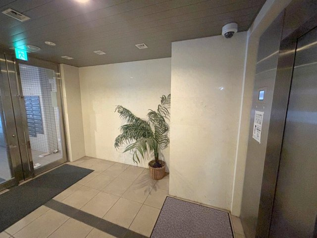 FLAT34新大阪南のエントランス