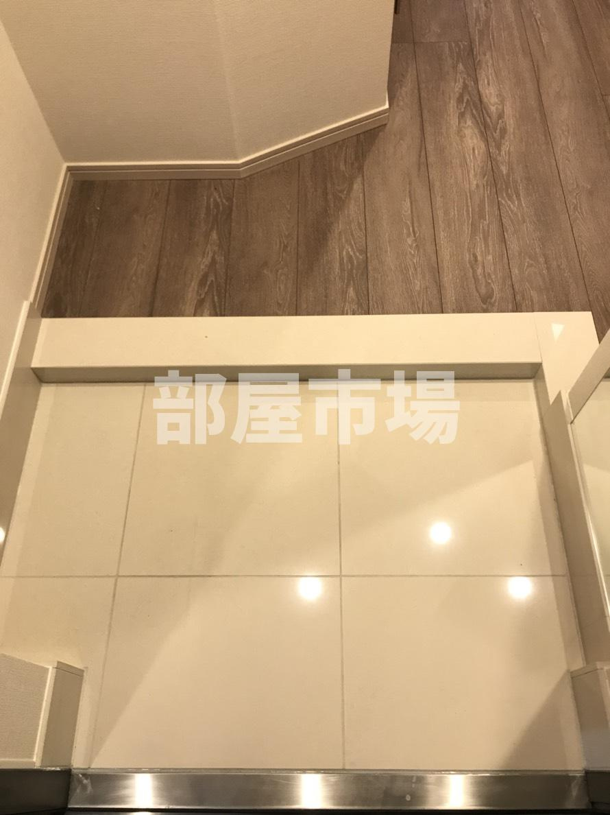 HY's三ノ輪の玄関