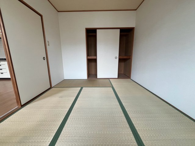 レジデンス一栄の和室