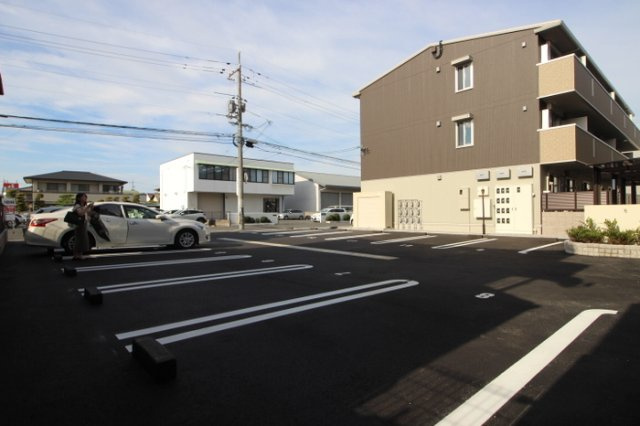 【駐車場】 | パームツリーＢ