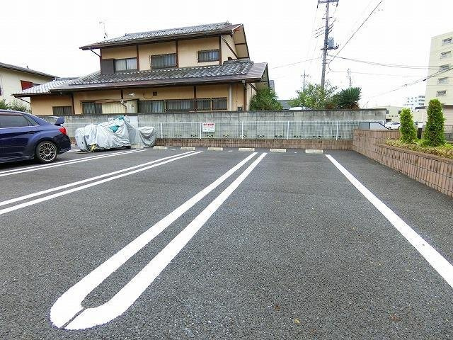 Ｇｒｅｅｎ　Ｂｒｅｅｚｅ　Ｂの駐車場