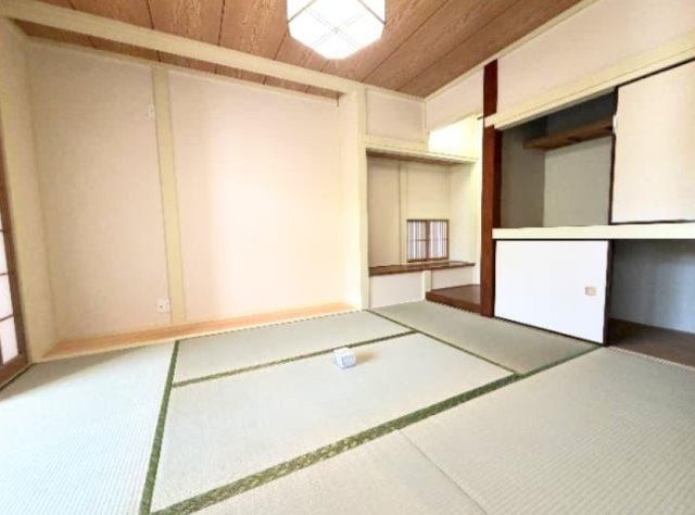 東金市田間  中古戸建 の和室|内外装リフォーム済み令和8年8月都市ガス上下水駐車2台可能 LDK約21.5帖  村の市場徒歩約7分