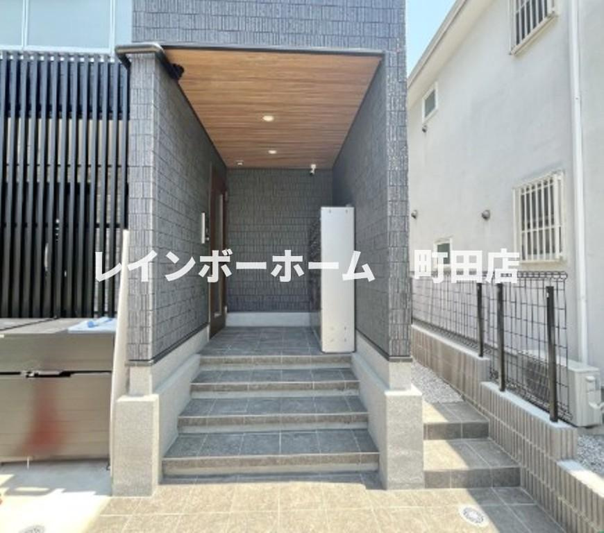 リブリ・西鶴間※初期費用分割あと払いサービス利用可能物件のエントランス