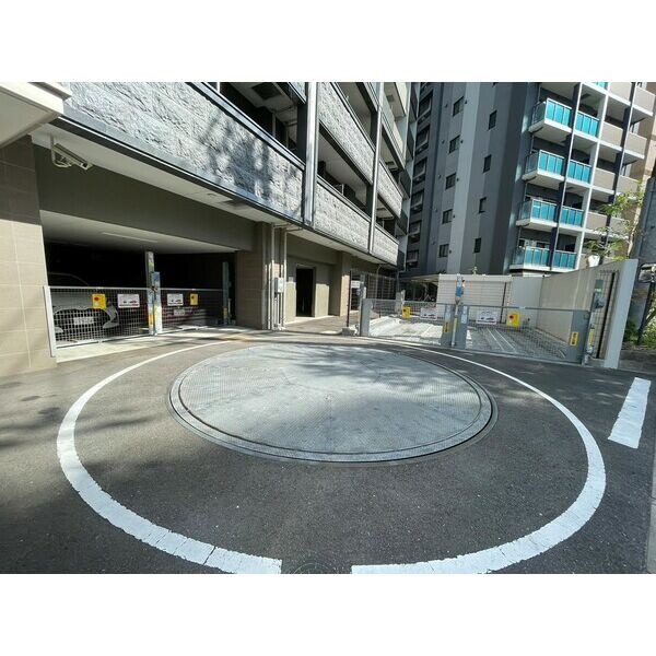 プレサンスジェネ葵　名古屋市賃貸　仲介手数料無料の駐車場|駐車場