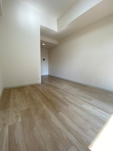 プレサンスジェネ葵　名古屋市賃貸　仲介手数料無料の居間・リビング