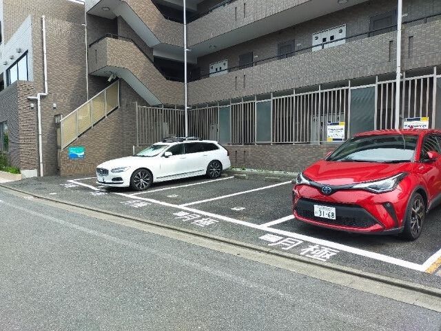 阿部松島マンション　K-127の駐車場