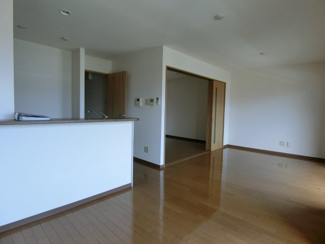iマンションの居間・リビング|イメージ203号室の写真
