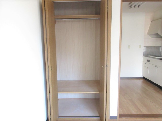 藤沢市白旗４丁目のアパートの収納