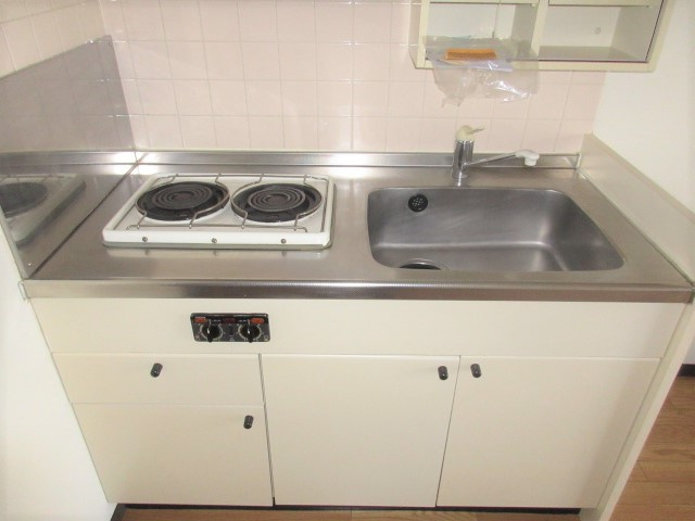藤沢市白旗４丁目のアパートのキッチン