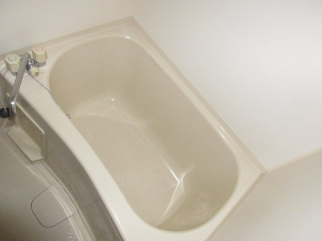 藤沢市白旗４丁目のアパートの浴室