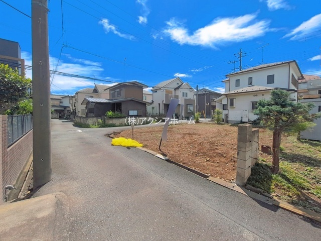 所沢市下安松・全1棟　新築一戸建　～並列駐車2台可～の前面道路含む現地写真|2026年8月28日撮影