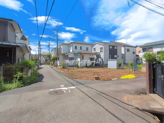 所沢市下安松・全1棟　新築一戸建　～並列駐車2台可～の前面道路含む現地写真|2026年8月28日撮影