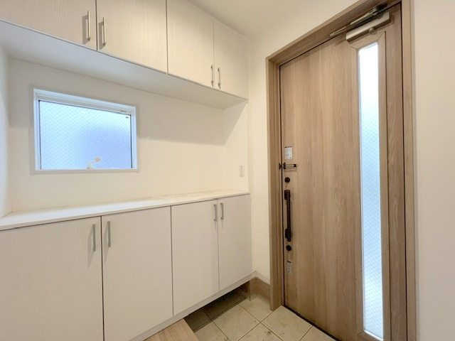 ■高座郡寒川町一之宮２丁目　中古戸建の玄関|玄関周辺スペース◇