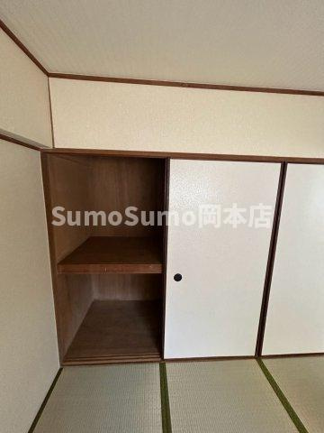 芦屋市岩園町の賃貸マンションの和室|柔らかい畳が心地よい和室