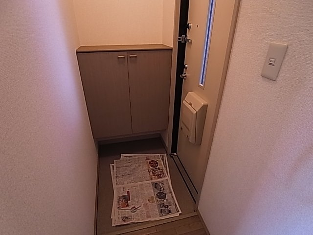 神戸市長田区大谷町１丁目のアパートの玄関