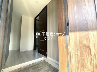 【玄関】 | 羽生市中央5丁目　中古住宅