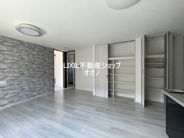 【居間・リビング】 | 羽生市中央5丁目　中古住宅