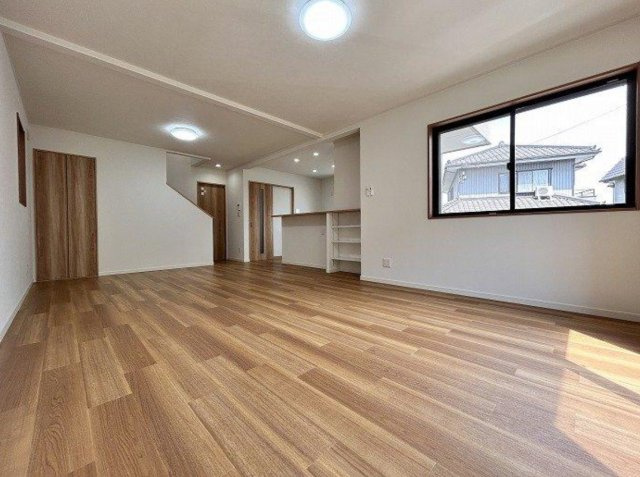 知多市寺本台４丁目　中古戸建の洋室