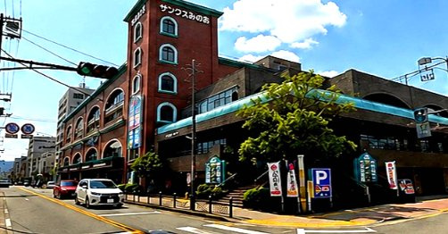 サンクスみのお１番館の外観