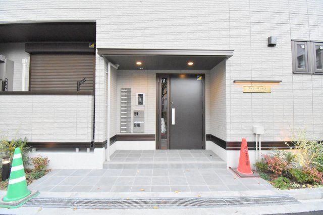 メゾンリシェス　仲介手数料無料のエントランス