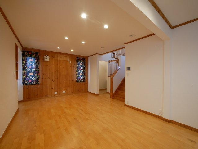 木津川市城山台6丁目戸建の居間・リビング|おしゃれなリビングです