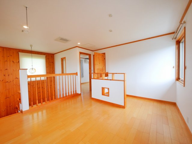 木津川市城山台6丁目戸建の洋室|コンパクトで使いやすい洋室です